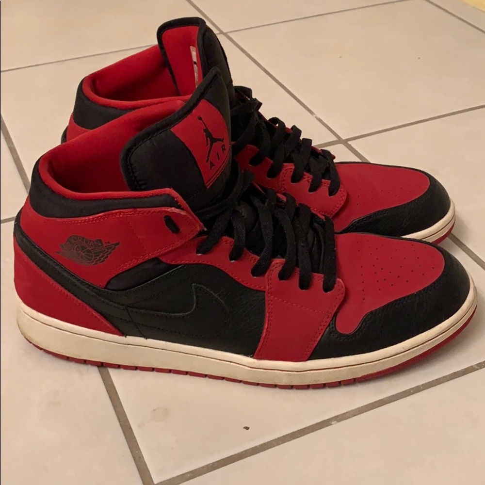 Jordan 1 mid-top (bred)